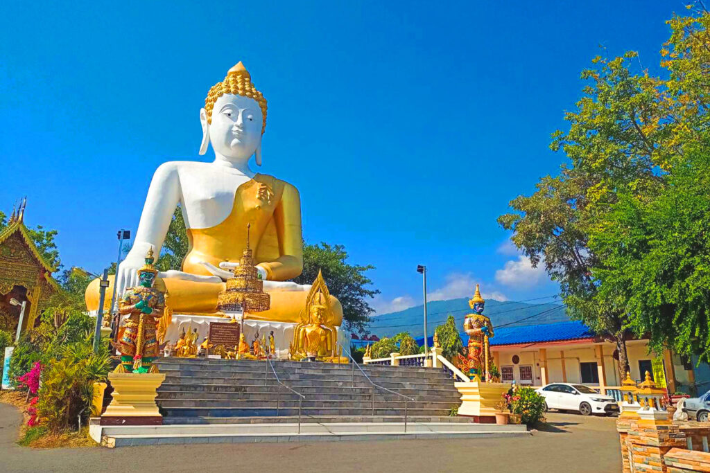 หลวงพ่อทันใจ วัดพระธาตุดอยคำ 0 1