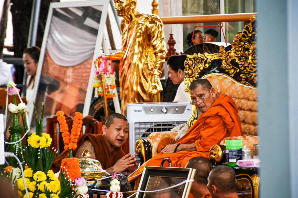 หลวงปู่ศิลา สิริจันโท พระเกจิดังสายอีสานผู้มีญาณหยั่งรู้ หลวงปู่ศิลา 9